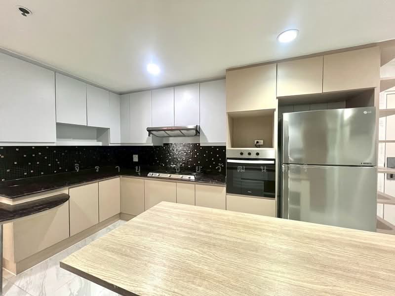 G.P. Grande Tower, Bangkok, 55 Sukhumvit 23, Khlongtoei Nua, Watthana, Bangkok, 4 Bedrooms, 400 sqm, Condo For Rent, by Jirayu Chaiyawattanasiri, 500411284 - DDproperty.com