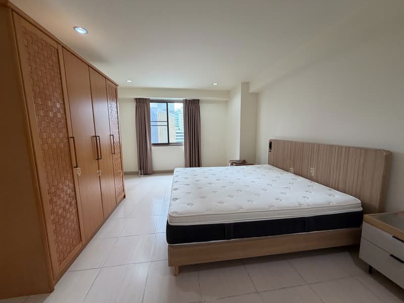 Royal Castle Sukhumvit, Bangkok, 30 Soi Sukhumvit 39, Khlongtoei Nua, Watthana, Bangkok, 3 Bedrooms, 190 sqm, Condo For Rent, by Jirayu Chaiyawattanasiri, 500411291 - DDproperty.com