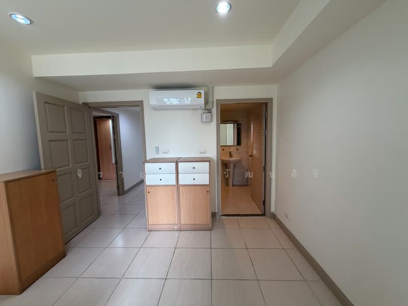 Royal Castle Sukhumvit, Bangkok, 30 Soi Sukhumvit 39, Khlongtoei Nua, Watthana, Bangkok, 3 Bedrooms, 190 sqm, Condo For Rent, by Jirayu Chaiyawattanasiri, 500411291 - DDproperty.com