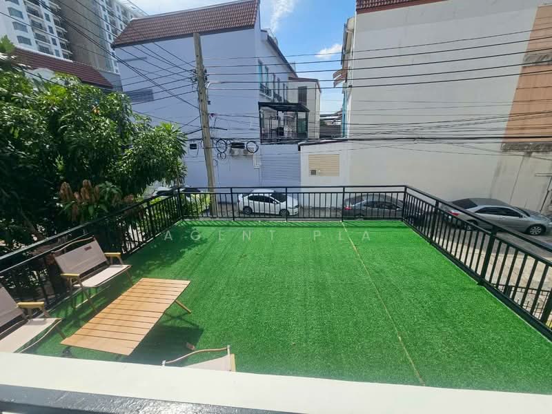 Baan Klang Muang British Town Srinakarin, Samut Prakan, Soi Baan Klang Muang British Town Srinakarin, Bang Kaeo, Bang Plee, Samut Prakan, 3 Bedrooms, 230 sqm, Townhouse For Rent, by Agent Pla, 500411318 - DDproperty.com
