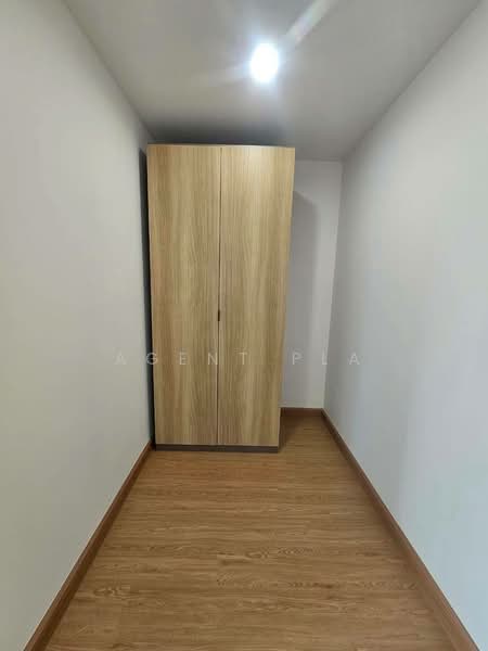 Baan Klang Muang British Town Srinakarin, Samut Prakan, Soi Baan Klang Muang British Town Srinakarin, Bang Kaeo, Bang Plee, Samut Prakan, 3 Bedrooms, 230 sqm, Townhouse For Rent, by Agent Pla, 500411318 - DDproperty.com