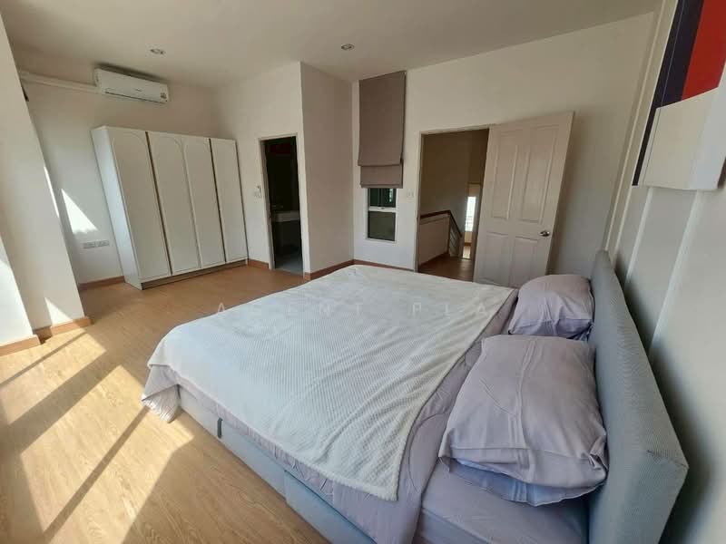Baan Klang Muang British Town Srinakarin, Samut Prakan, Soi Baan Klang Muang British Town Srinakarin, Bang Kaeo, Bang Plee, Samut Prakan, 3 Bedrooms, 230 sqm, Townhouse For Rent, by Agent Pla, 500411318 - DDproperty.com