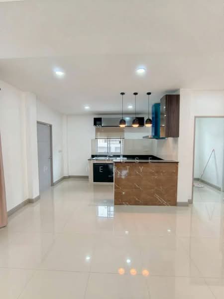 Single house for sale, corner unit, Rai Kluay area, Sriracha, Chon Buri (Pattaya), Surasak, Si Racha, Chon Buri (Pattaya), 3 Bedrooms, 268 sqm, Single Detached House For Sale, by A House Property Co.,Ltd., 500411346 - DDproperty.com