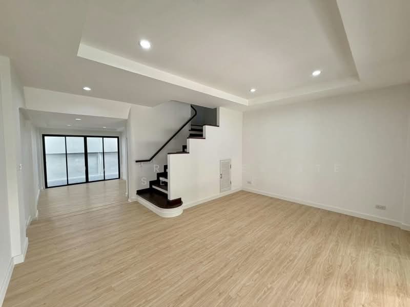 Supalai Park Ville 2 Phaholyothin-Ramintra KM.1, Bangkok, Phaholyothin 48 Road (Intersection 33), Anusaowari, Bang Khen, Bangkok, 4 Bedrooms, 260 sqm, Townhouse For Sale, by HOME Real Estate Service, 500411389 - DDproperty.com