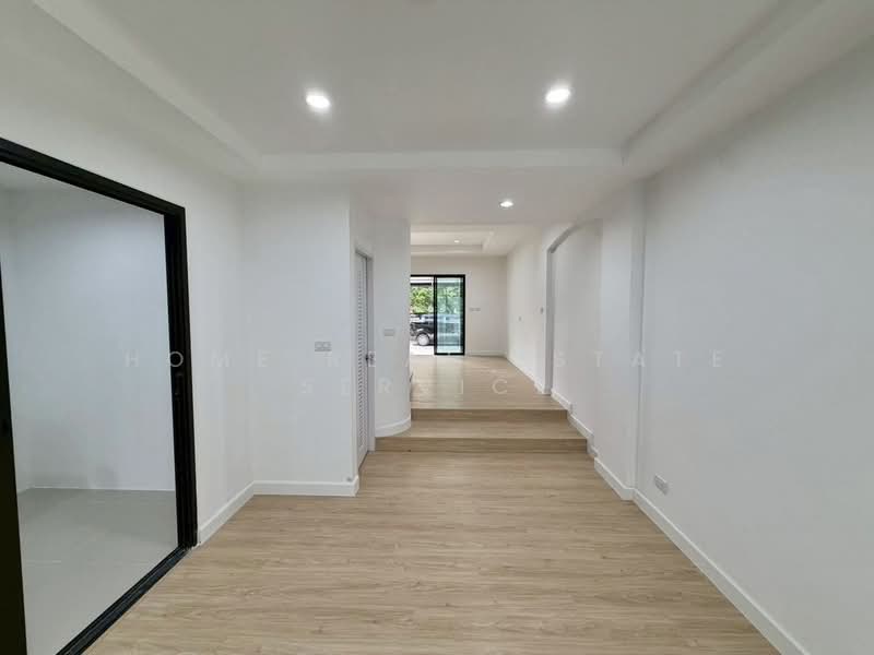 Supalai Park Ville 2 Phaholyothin-Ramintra KM.1, Bangkok, Phaholyothin 48 Road (Intersection 33), Anusaowari, Bang Khen, Bangkok, 4 Bedrooms, 260 sqm, Townhouse For Sale, by HOME Real Estate Service, 500411389 - DDproperty.com