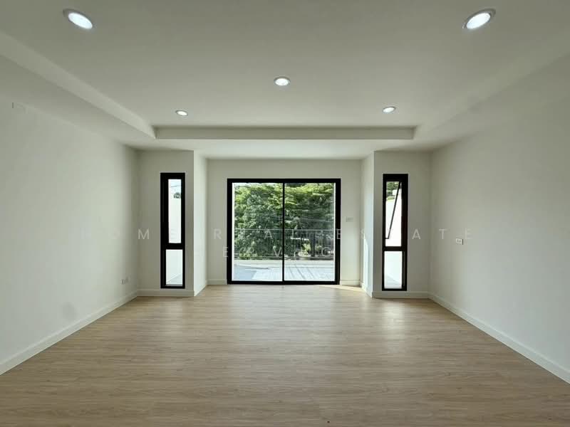 Supalai Park Ville 2 Phaholyothin-Ramintra KM.1, Bangkok, Phaholyothin 48 Road (Intersection 33), Anusaowari, Bang Khen, Bangkok, 4 Bedrooms, 260 sqm, Townhouse For Sale, by HOME Real Estate Service, 500411389 - DDproperty.com