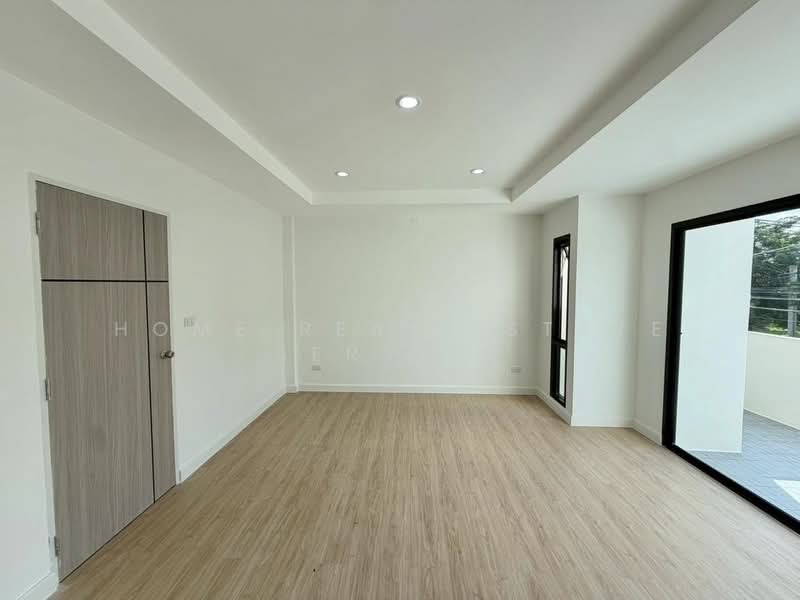 Supalai Park Ville 2 Phaholyothin-Ramintra KM.1, Bangkok, Phaholyothin 48 Road (Intersection 33), Anusaowari, Bang Khen, Bangkok, 4 Bedrooms, 260 sqm, Townhouse For Sale, by HOME Real Estate Service, 500411389 - DDproperty.com