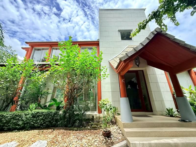 Single House in Compound, Bangkok, Soi Soonvijai, Bang Kapi, Huai Khwang, Bangkok, 4 Bedrooms, 500 sqm, Single Detached House For Rent, by Bangkok Residential, 500411404 - DDproperty.com