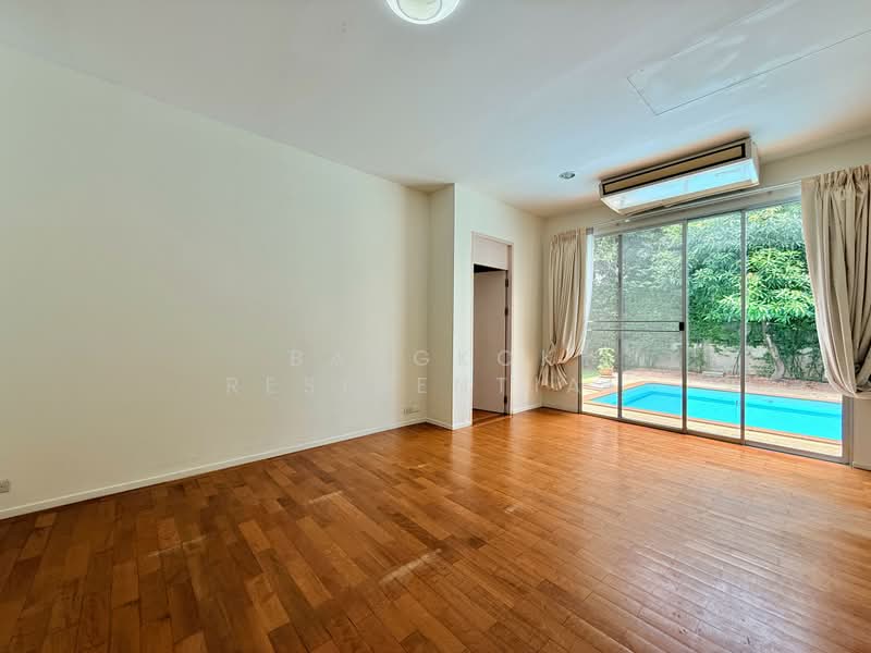 Single House in Compound, Bangkok, Soi Soonvijai, Bang Kapi, Huai Khwang, Bangkok, 4 Bedrooms, 500 sqm, Single Detached House For Rent, by Bangkok Residential, 500411404 - DDproperty.com