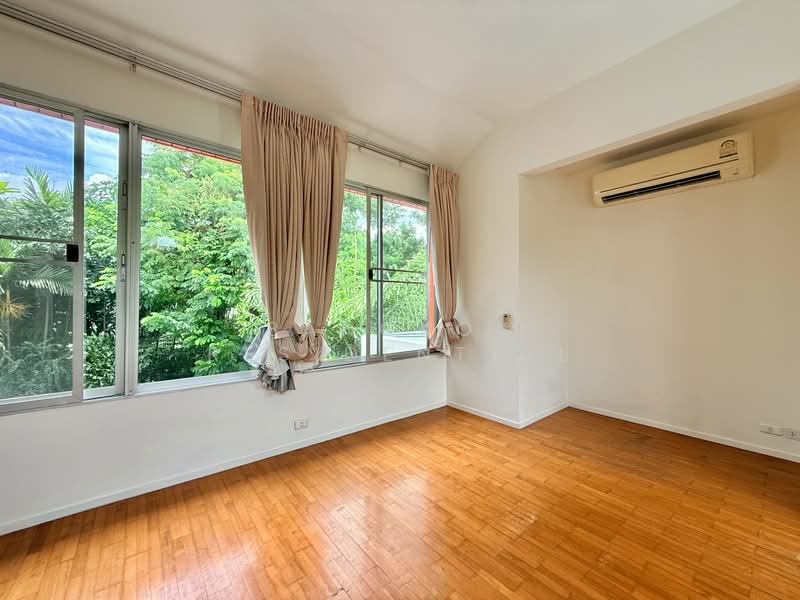 Single House in Compound, Bangkok, Soi Soonvijai, Bang Kapi, Huai Khwang, Bangkok, 4 Bedrooms, 500 sqm, Single Detached House For Rent, by Bangkok Residential, 500411404 - DDproperty.com