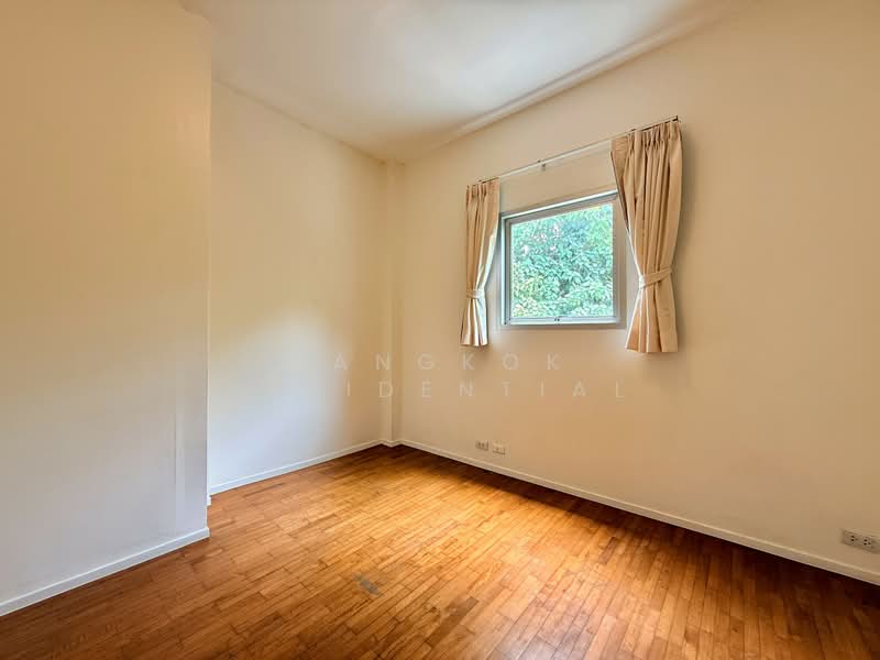 Single House in Compound, Bangkok, Soi Soonvijai, Bang Kapi, Huai Khwang, Bangkok, 4 Bedrooms, 500 sqm, Single Detached House For Rent, by Bangkok Residential, 500411404 - DDproperty.com