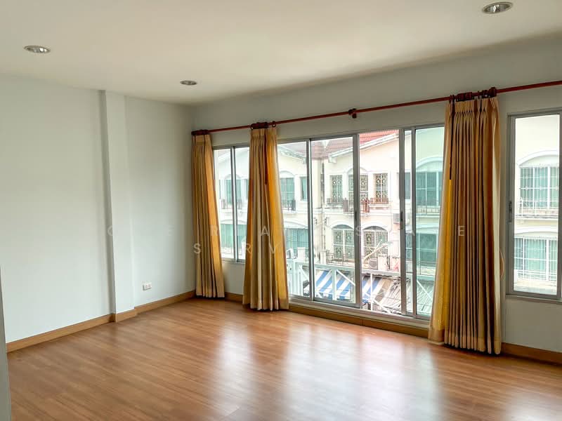 Baan Klang Muang The Royal Monaco Srinakarin-Pattanakarn, Bangkok, Rama 9 Road, Soi 43, Suan Luang, Bangkok, 3 Bedrooms, 160 sqm, Townhouse For Sale, by HOME Real Estate Service, 500411489 - DDproperty.com