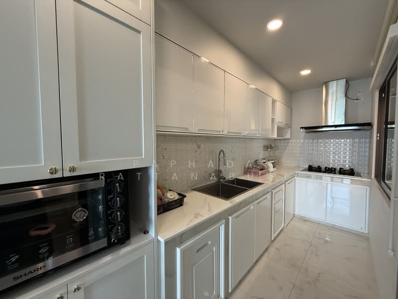 Saransiri Ramkhamhaeng, Bangkok, Khlong Song Ton Nun, Lat Krabang, Bangkok, 4 Bedrooms, 178 sqm, Single Detached House For Sale, by Paphada Rattanaburi, 500411573 - DDproperty.com