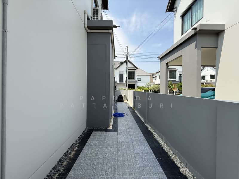 Saransiri Ramkhamhaeng, Bangkok, Khlong Song Ton Nun, Lat Krabang, Bangkok, 4 Bedrooms, 178 sqm, Single Detached House For Sale, by Paphada Rattanaburi, 500411573 - DDproperty.com