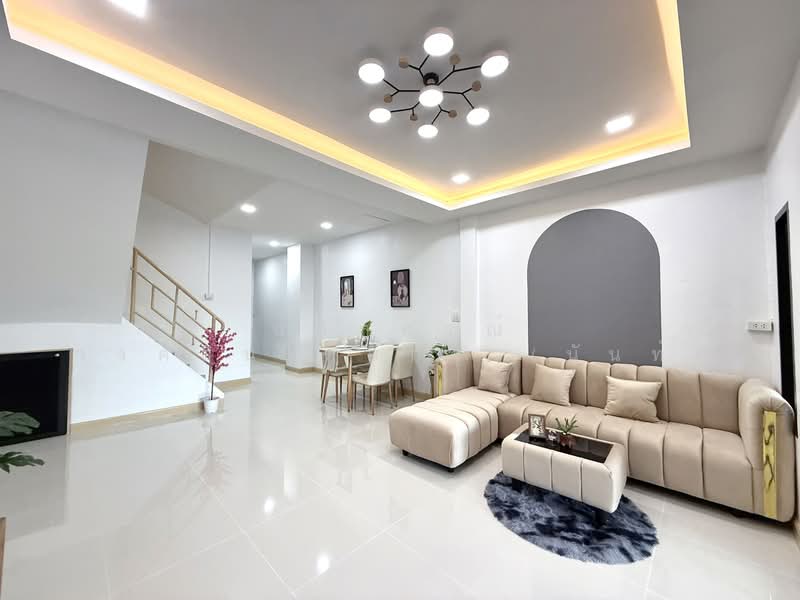 Rungkit Grand Vista : รุ่งกิจ แกรนด์ วิสต้า, กรุงเทพ, ถนนหทัยราษฏร์, มีนบุรี, กรุงเทพ, 88 ตร.ม., ทาวน์เฮ้าส์ ขาย, โดย นภัสศรณ์ วงศ์สินไทยกร (นันท์), 500411575 - DDproperty.com
