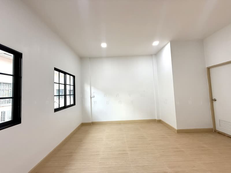 Rungkit Grand Vista : รุ่งกิจ แกรนด์ วิสต้า, กรุงเทพ, ถนนหทัยราษฏร์, มีนบุรี, กรุงเทพ, 88 ตร.ม., ทาวน์เฮ้าส์ ขาย, โดย นภัสศรณ์ วงศ์สินไทยกร (นันท์), 500411575 - DDproperty.com