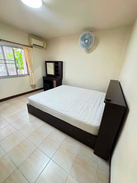 ให้เช่าทาวน์โฮม ม.อคาเดีย ชากค้อ หนองยายบู่ ศรีราชา, Chon Buri (Pattaya), Surasak, Si Racha, Chon Buri (Pattaya), 2 Bedrooms, 85 sqm, Townhouse For Rent, by Dusit Saengfa, 500411677 - DDproperty.com