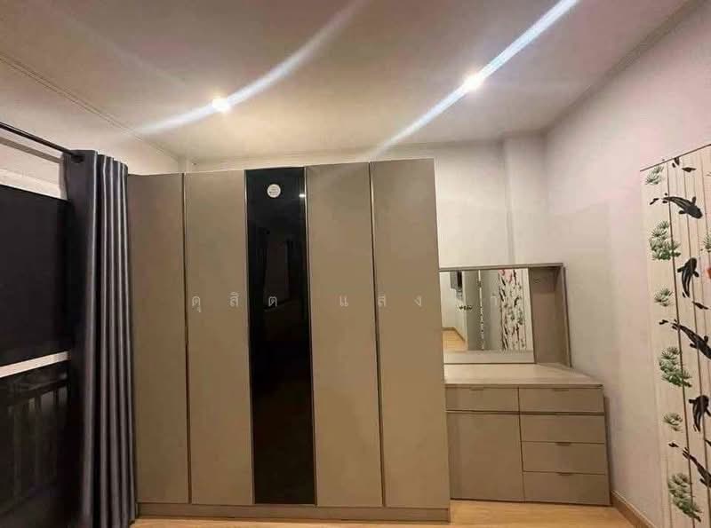 ให้เช่าบ้านแฝด ม.ทริโอทาวน์ ใกล้ เจปาร์ค ศรีราชา, Chon Buri (Pattaya), Surasak, Si Racha, Chon Buri (Pattaya), 3 Bedrooms, 120 sqm, Semi-Detached House (Twin House) For Rent, by Dusit Saengfa, 500411687 - DDproperty.com
