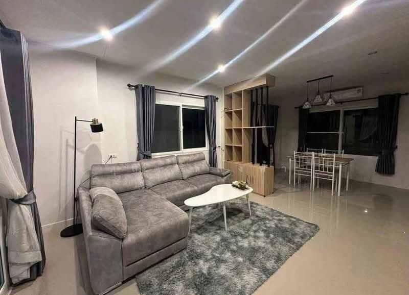 ให้เช่าบ้านแฝด ม.ทริโอทาวน์ ใกล้ เจปาร์ค ศรีราชา, Chon Buri (Pattaya), Surasak, Si Racha, Chon Buri (Pattaya), 3 Bedrooms, 120 sqm, Semi-Detached House (Twin House) For Rent, by Dusit Saengfa, 500411687 - DDproperty.com
