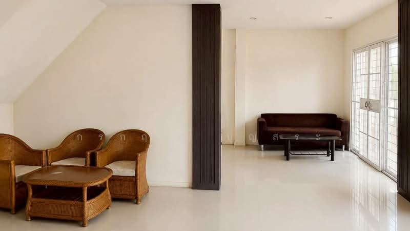 Bann Imumporn Pinklao-Thawee Watthana, Bangkok, Soi Moobann Imumporn, Sala Thammasop, Thawi Watthana, Bangkok, 4 Bedrooms, 160 sqm, Semi-Detached House (Twin House) For Sale, by กรกฤตย์ บุญสระ, 500411703 - DDproperty.com