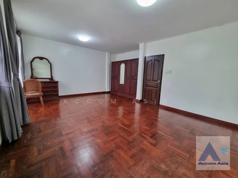 Pet friendly 4 Bedrooms House for Rent in Sukhumvit, Bangkok near BTS Ekkamai at Ekkamai Villas, Bangkok, Khlong Tan Nua, Watthana, Bangkok, 4 Bedrooms, 350 sqm, Single Detached House For Rent, by Accom Asia, 500411723 - DDproperty.com