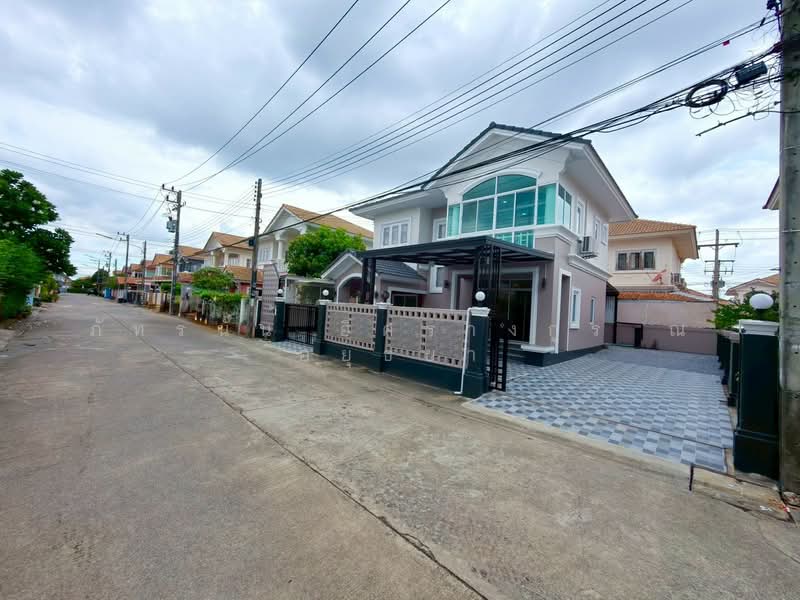 Passorn 12 Rangsit Klong 3, Pathum Thani, Yothathikan Khu Khot-Klong Luang Road, Khlong Sam, Khlong Luang, Pathum Thani, 4 Bedrooms, 222 sqm, Single Detached House For Sale, by ภัทรนัน อิศรางกูร ณ อยุธยา, 500411730 - DDproperty.com