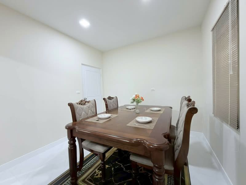 Passorn 12 Rangsit Klong 3, Pathum Thani, Yothathikan Khu Khot-Klong Luang Road, Khlong Sam, Khlong Luang, Pathum Thani, 4 Bedrooms, 222 sqm, Single Detached House For Sale, by ภัทรนัน อิศรางกูร ณ อยุธยา, 500411730 - DDproperty.com