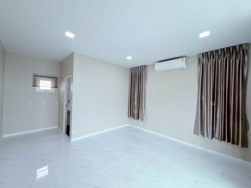 Passorn 12 Rangsit Klong 3, Pathum Thani, Yothathikan Khu Khot-Klong Luang Road, Khlong Sam, Khlong Luang, Pathum Thani, 4 Bedrooms, 222 sqm, Single Detached House For Sale, by ภัทรนัน อิศรางกูร ณ อยุธยา, 500411730 - DDproperty.com