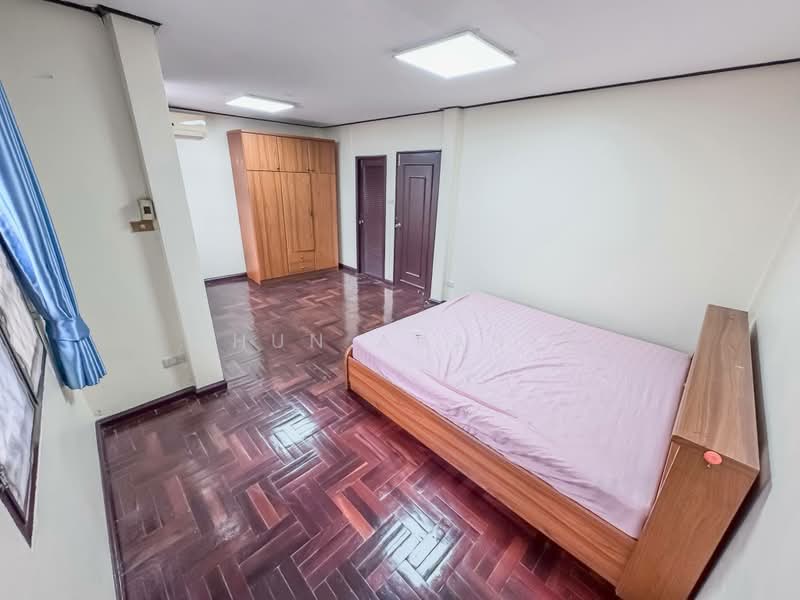 ห้วยขวาง, Bangkok, Huai Khwang, Bangkok, 4 Bedrooms, 180 sqm, Townhouse For Rent, by Khun Aranya, 500411740 - DDproperty.com