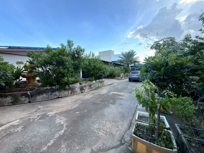 ขายบ้านพร้อมโกดังผืนใหญ่ 1 ไร่กว่า ย่านคลองสามวา ทำเลเด่น, Bangkok, Sam Wa Tawan Tok, Khlong Sam Wa, Bangkok, , 600 sqm, Warehouse/Factory For Sale, by ERA Thailand, 500411742 - DDproperty.com