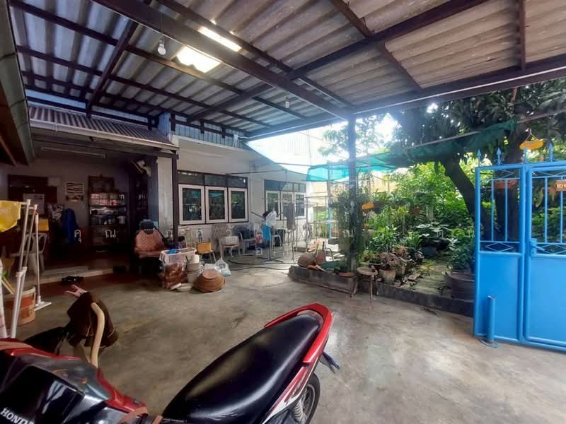 อาคารพาณิชย์ + บ้าน 2 ชั้น 96 ตร.ว. ซอยอยู่สุข5 ใกล้สำนักงานเทศบาลตำบลบางเมือง, สมุทรปราการ, ถนนอักษรลักษณ์, บางเมือง, เมืองสมุทรปราการ, สมุทรปราการ, 390 ตร.ม., ตึกแถว-อาคารพาณิชย์ ขาย, โดย คุณ ภควัต อุณหรัตน์ (อ้น), 500411772 - DDproperty.com