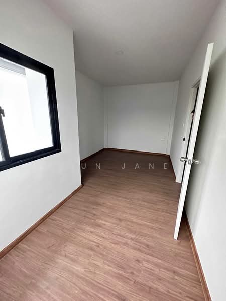 Lumpini Townplace Sukhumvit-Srinakarin : ลุมพินี ทาวน์เพลส สุขุมวิท-ศรีนครินทร์, สมุทรปราการ, สำโรงเหนือ, เมืองสมุทรปราการ, สมุทรปราการ, 161 ตร.ม., บ้านเดี่ยว ให้เช่า, โดย Khun Jane, 500411801 - DDproperty.com