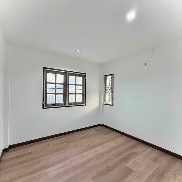 For Sale or Rent: Large Detached House in Nawamin, Suitable for Business (SPSEVE2079), Bangkok, นวมินทร์ 81, Nawamin, Bueng Kum, Bangkok, 8 Bedrooms, 300 sqm, Single Detached House For Sale, by Khun Eve, 500411850 - DDproperty.com