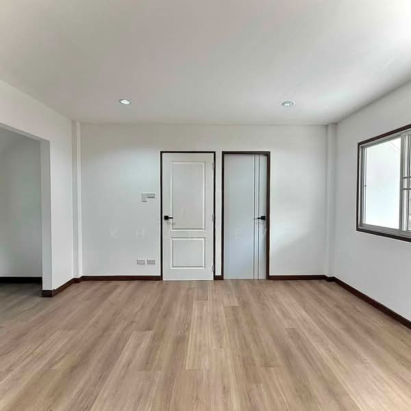 For Sale or Rent: Large Detached House in Nawamin, Suitable for Business (SPSEVE2079), Bangkok, นวมินทร์ 81, Nawamin, Bueng Kum, Bangkok, 8 Bedrooms, 300 sqm, Single Detached House For Sale, by Khun Eve, 500411850 - DDproperty.com