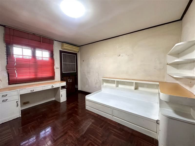 ราชาวิลล่า ลาดพร้าว 67/2 (Racha Villa Ladprao 67/2), กรุงเทพ, ถนนลาดพร้าว, สะพานสอง, วังทองหลาง, กรุงเทพ, 140 ตร.ม., ทาวน์เฮ้าส์ ขาย, โดย คุณ ปารดา พลอยแดง (ก้อย), 500411873 - DDproperty.com