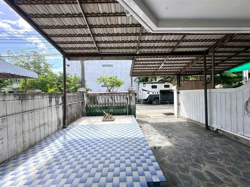 ราชาวิลล่า ลาดพร้าว 67/2 (Racha Villa Ladprao 67/2), กรุงเทพ, ถนนลาดพร้าว, สะพานสอง, วังทองหลาง, กรุงเทพ, 140 ตร.ม., ทาวน์เฮ้าส์ ขาย, โดย คุณ ปารดา พลอยแดง (ก้อย), 500411873 - DDproperty.com