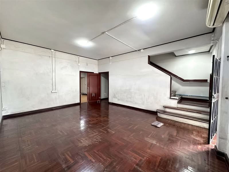 ราชาวิลล่า ลาดพร้าว 67/2 (Racha Villa Ladprao 67/2), กรุงเทพ, ถนนลาดพร้าว, สะพานสอง, วังทองหลาง, กรุงเทพ, 140 ตร.ม., ทาวน์เฮ้าส์ ขาย, โดย คุณ ปารดา พลอยแดง (ก้อย), 500411873 - DDproperty.com