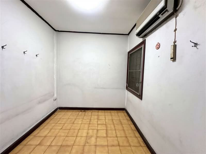 ราชาวิลล่า ลาดพร้าว 67/2 (Racha Villa Ladprao 67/2), Bangkok, ถนนลาดพร้าว, Saphan Song, Wang Thonglang, Bangkok, 3 Bedrooms, 140 sqm, Townhouse For Sale, by คุณ ปารดา พลอยแดง (ก้อย), 500411873 - DDproperty.com