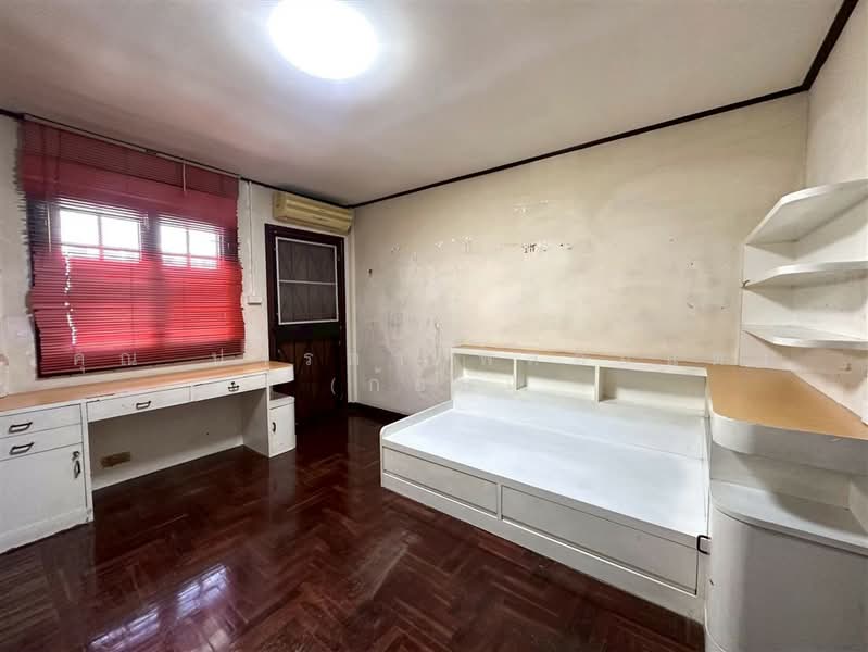 ราชาวิลล่า ลาดพร้าว 67/2 (Racha Villa Ladprao 67/2), กรุงเทพ, ถนนลาดพร้าว, สะพานสอง, วังทองหลาง, กรุงเทพ, 140 ตร.ม., ทาวน์เฮ้าส์ ขาย, โดย คุณ ปารดา พลอยแดง (ก้อย), 500411873 - DDproperty.com