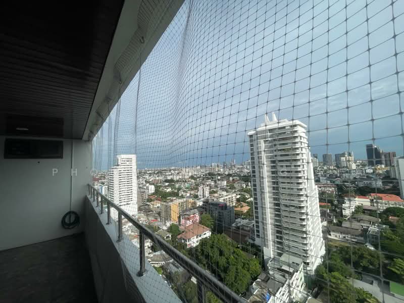 Oriental Towers, Bangkok, 25 Soi Ekkamai 12, Ekkamai Road, Khlong Tan Nua, Watthana, Bangkok, 3 Bedrooms, 315 sqm, Condo For Rent, by Phoom Imruangsri, 500411928 - DDproperty.com