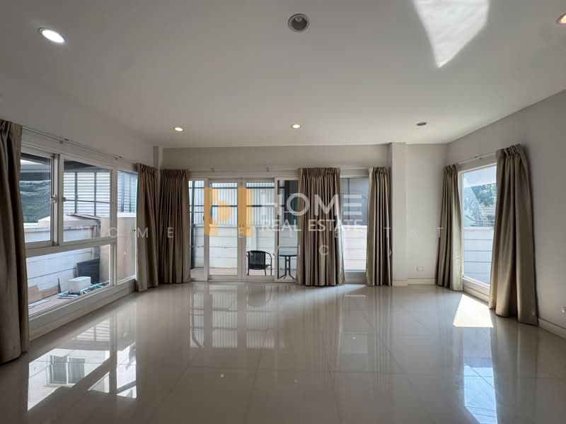 Baan Klang Muang Suanluang, Bangkok, On Nut Road, Dok Mai, Prawet, Bangkok, 4 Bedrooms, 222 sqm, Townhouse For Sale, by HOME Real Estate Service, 500411935 - DDproperty.com