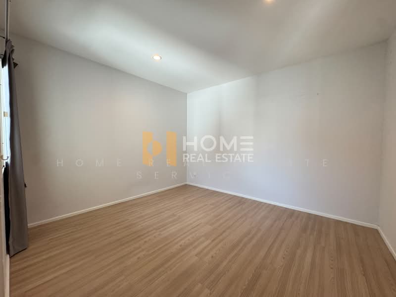 Baan Klang Muang Suanluang, Bangkok, On Nut Road, Dok Mai, Prawet, Bangkok, 4 Bedrooms, 222 sqm, Townhouse For Sale, by HOME Real Estate Service, 500411935 - DDproperty.com