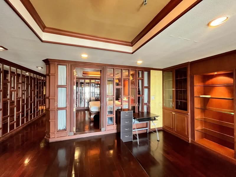 State Tower, Bangkok, 1055 Silom Road, Silom, Bang Rak, Bangkok, 1 Bedroom, 83 sqm, Condo For Rent, by Pawanrat Panchawanon, 500411943 - DDproperty.com