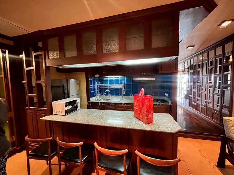 State Tower, Bangkok, 1055 Silom Road, Silom, Bang Rak, Bangkok, 1 Bedroom, 83 sqm, Condo For Rent, by Pawanrat Panchawanon, 500411943 - DDproperty.com