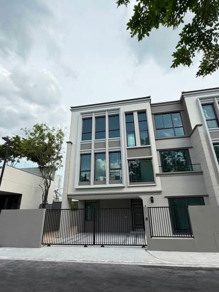 Baan Klang Muang Classe Ratchayothin, Bangkok, Chatuchak, Bangkok, 3 Bedrooms, 228 sqm, Townhouse For Rent, by การุณ ชมภูบุตร, 500411963 - DDproperty.com