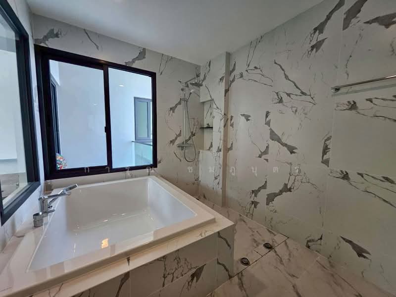 Baan Klang Muang Classe Ratchayothin, Bangkok, Chatuchak, Chatuchak, Bangkok, 3 Bedrooms, 228 sqm, Townhouse For Rent, by การุณ ชมภูบุตร, 500411963 - DDproperty.com