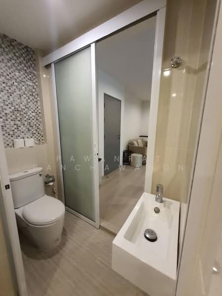 Life Ratchadapisek, Bangkok, 279 Ratchadapisaek Road, Huai Khwang, Bangkok, 2 Bedrooms, 46 sqm, Condo For Rent, by Pawanrat Panchawanon, 500411978 - DDproperty.com