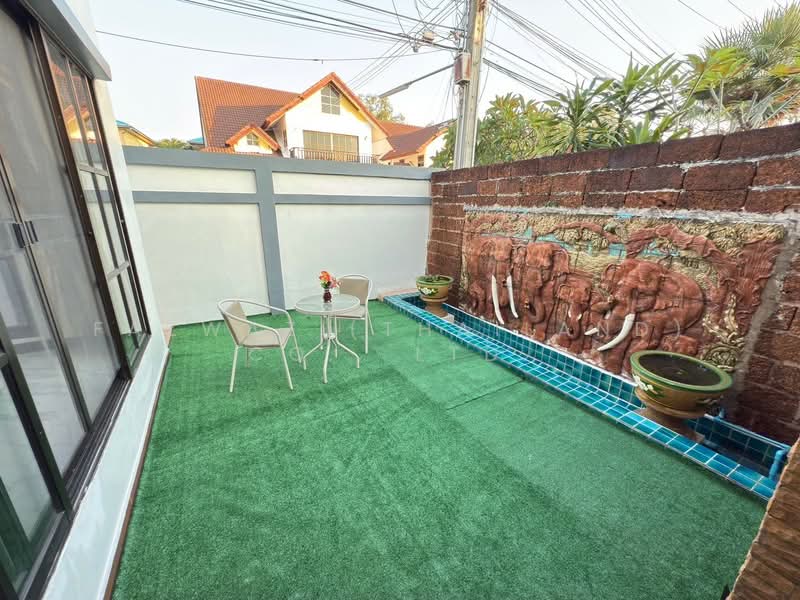 5BR Corner Pool Villa in Central Park 5 Pattaya with Jacuzzi Garden For Sale, Chon Buri (Pattaya), Nong Pru, Bang Lamung (Pattaya), Chon Buri (Pattaya), 5 Bedrooms, 400 sqm, Single Detached House For Sale, by Fazwaz (Thailand) Co., Ltd., 500412005 - DDproperty.com