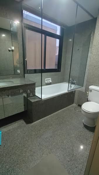 Green Point Silom, Bangkok, 29 Soi Anumanratthanon, Suriyawong, Bang Rak, Bangkok, 2 Bedrooms, 61 sqm, Condo For Rent, by Pawanrat Panchawanon, 500412015 - DDproperty.com