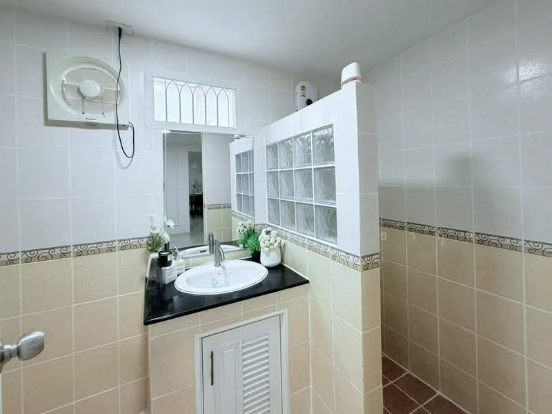 Regent 71 Place, Bangkok, Phra Kanong Nua, Watthana, Bangkok, 6 Bedrooms, 280 sqm, Townhouse For Rent, by ณภัทร พรสิริเมธากุล, 500412058 - DDproperty.com